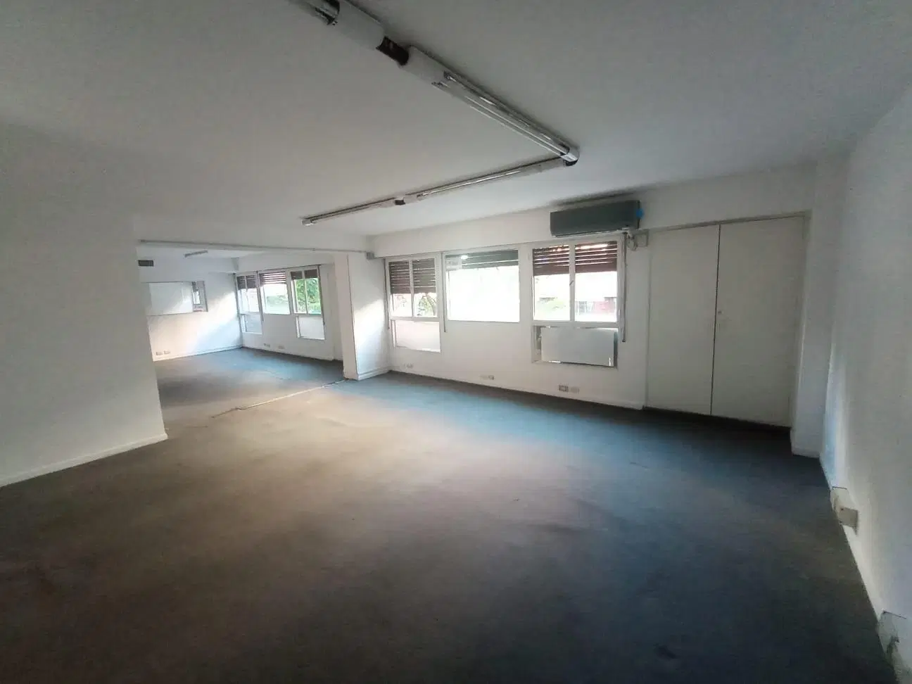 OFICINA 140 M² - PLANTA LIBRE - 2 PRIVADOS - SALA DE REUNIONES 5