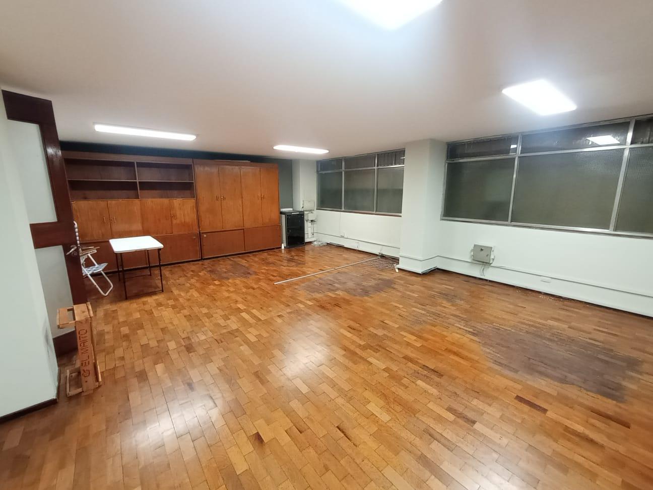 Foto de OFICINA 45 M2 .- EDIFICIO BOLSA DE COMERCIO - R. DE SANTA FE 231, imagen 1