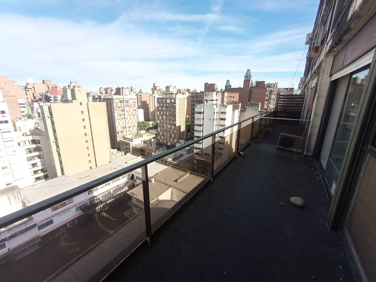 Foto de BALCON TERRAZA - PISO ALTO - 1 DORMITORIO - CASEROS N° 261 - B° CENTRO, imagen 2