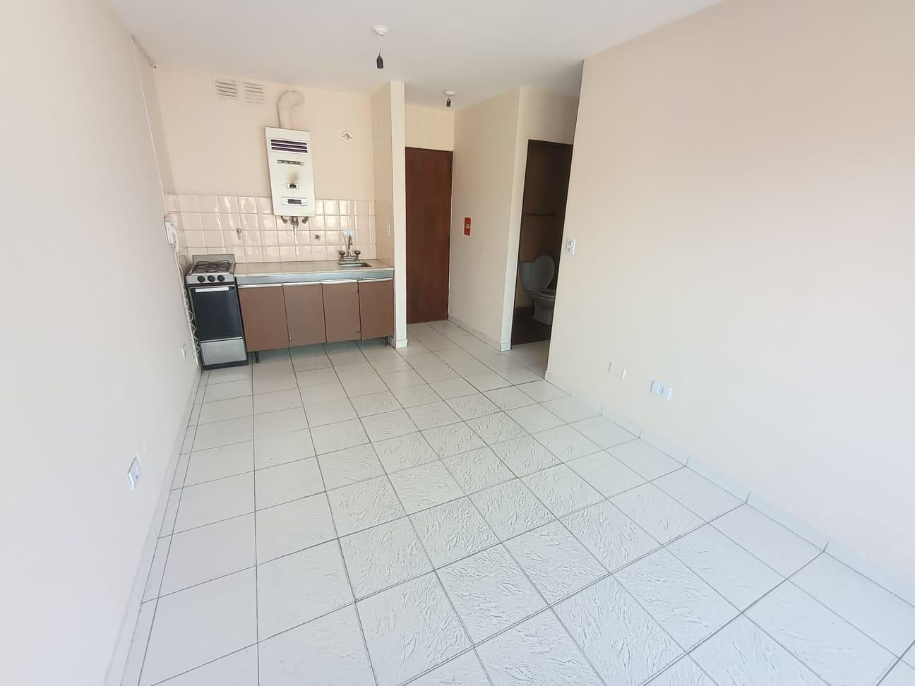 Foto de BALCON TERRAZA - PISO ALTO - 1 DORMITORIO - CASEROS N° 261 - B° CENTRO, imagen 3
