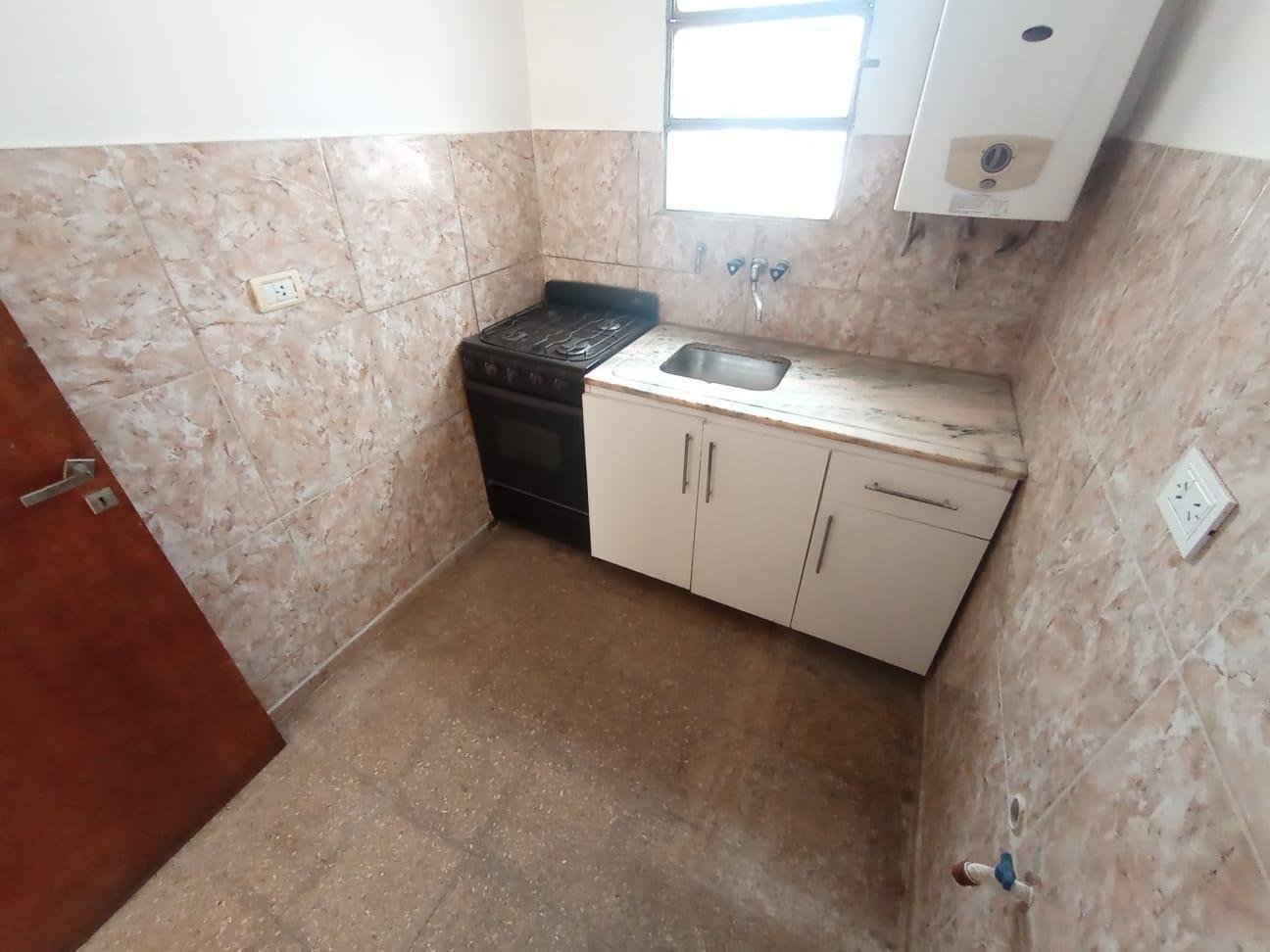 Foto de DEPARTAMETO 2 DORMITORIOS - ZONA CENTRAL DE POLICIA - AV COLON 1437, imagen 1
