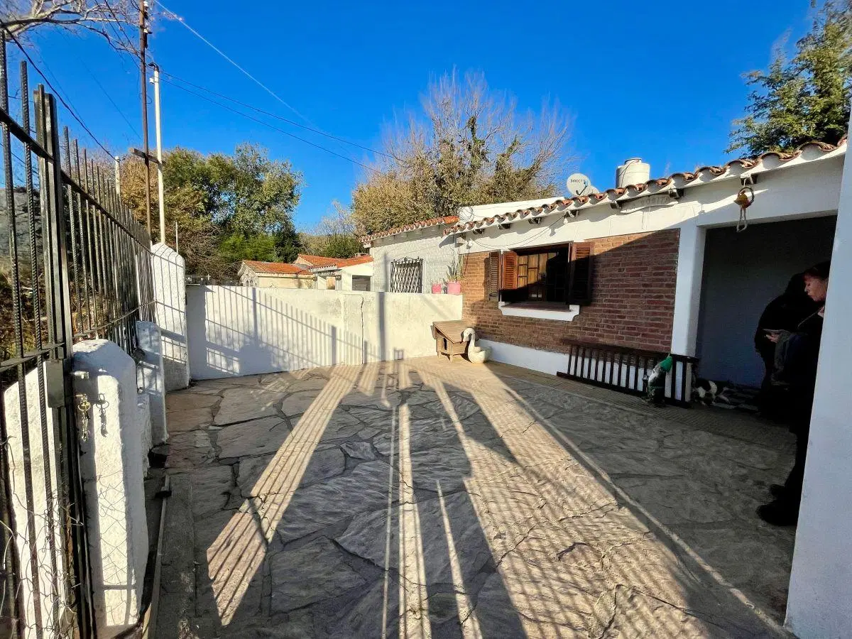Casa en venta, 1 dormitorio, cochera y patio, Santa María de Punilla, Villa Caeiro, a metros de ruta 1