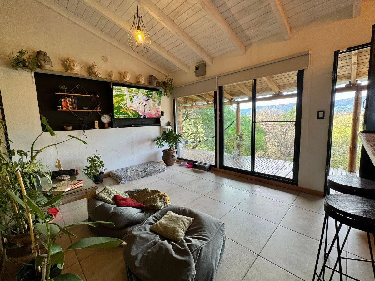 Casa de dormitorios más departamento en venta, en Molinari, Cosquín, a metros de nueva autovía 4
