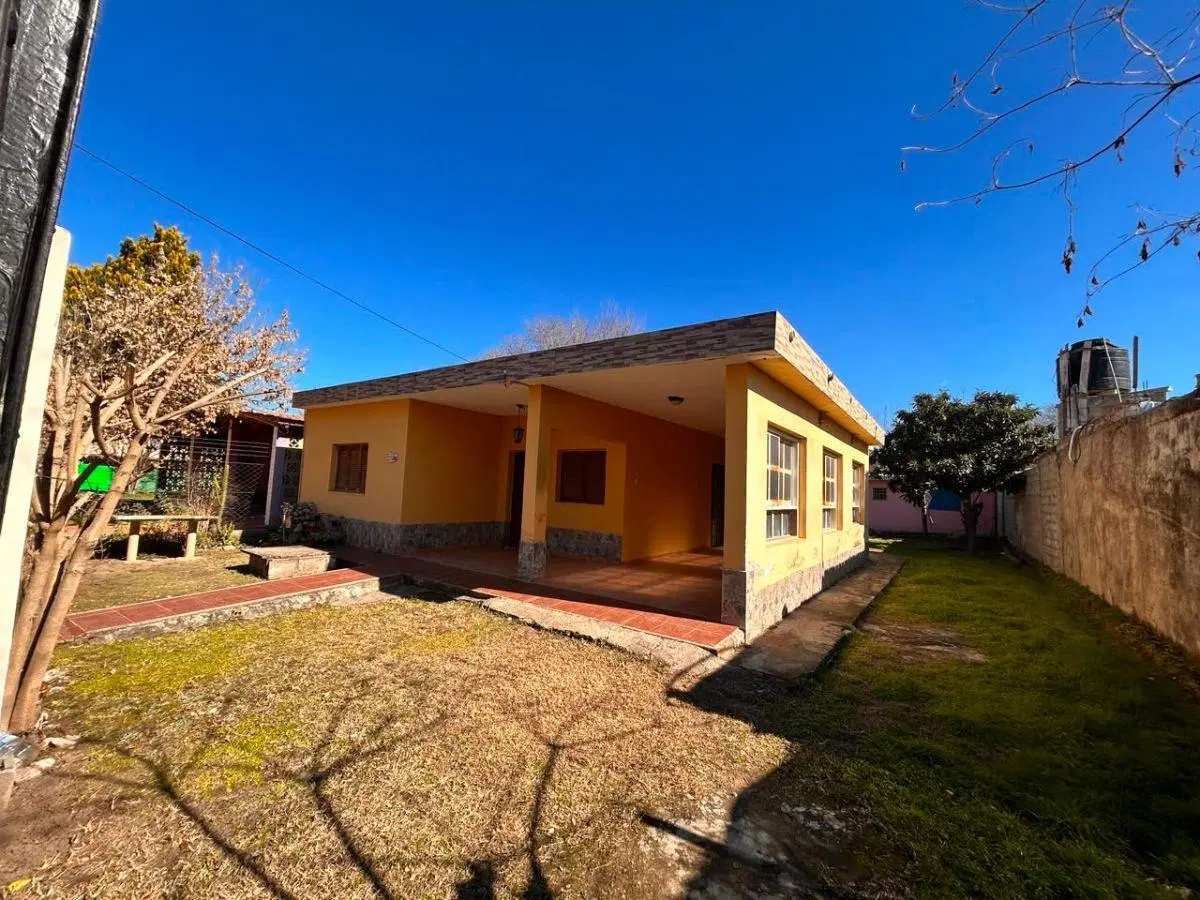 Casa + departamento en venta en Cosquín, cerca de balneario, a dos cuadras de la ruta 8