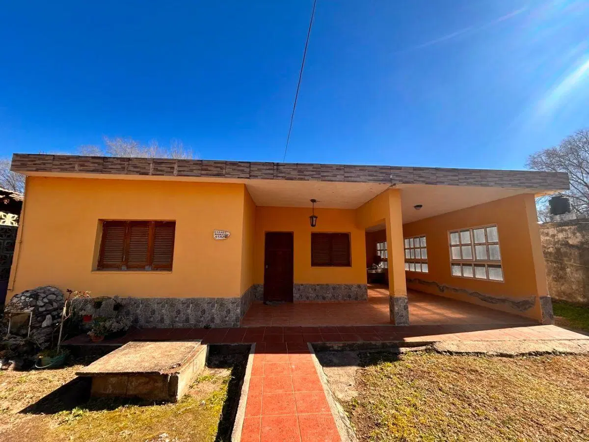 Casa + departamento en venta en Cosquín, cerca de balneario, a dos cuadras de la ruta 5
