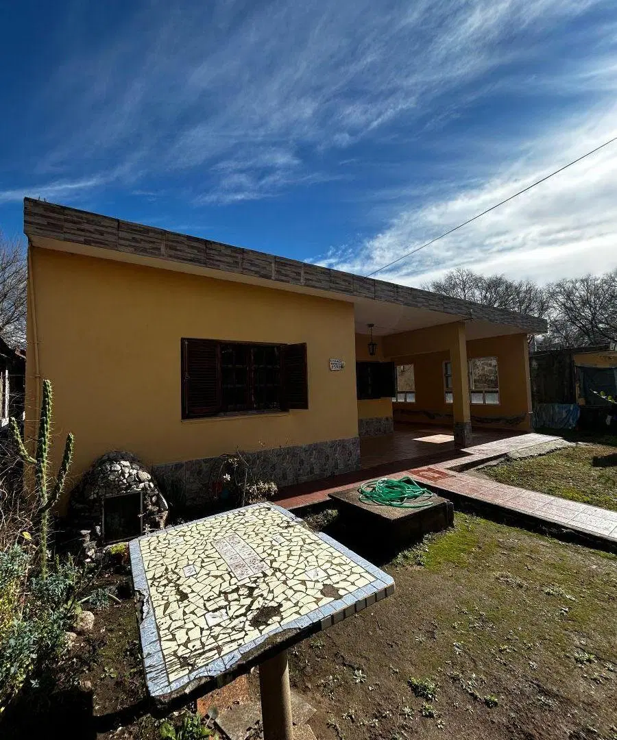 Casa + departamento en venta en Cosquín, cerca de balneario, a dos cuadras de la ruta 3