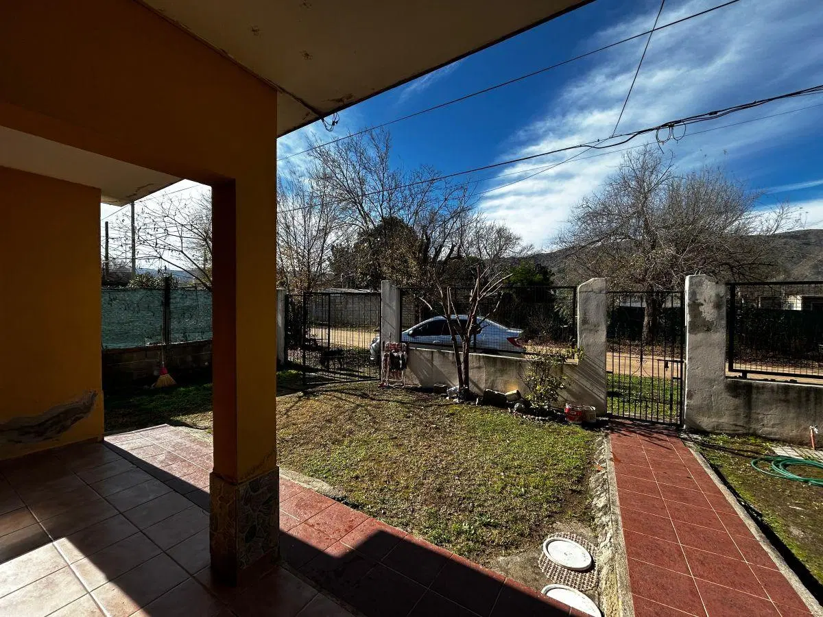 Casa + departamento en venta en Cosquín, cerca de balneario, a dos cuadras de la ruta 4