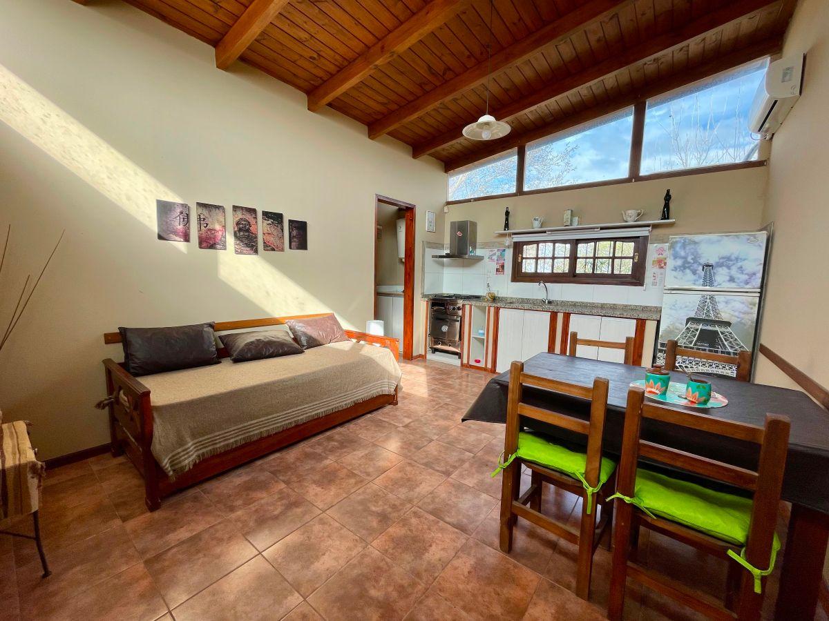 Foto de Departamento en Alquiler permanente, Cosquín, 1 habitación, pileta, a metros de acceso a autovía., imagen 1