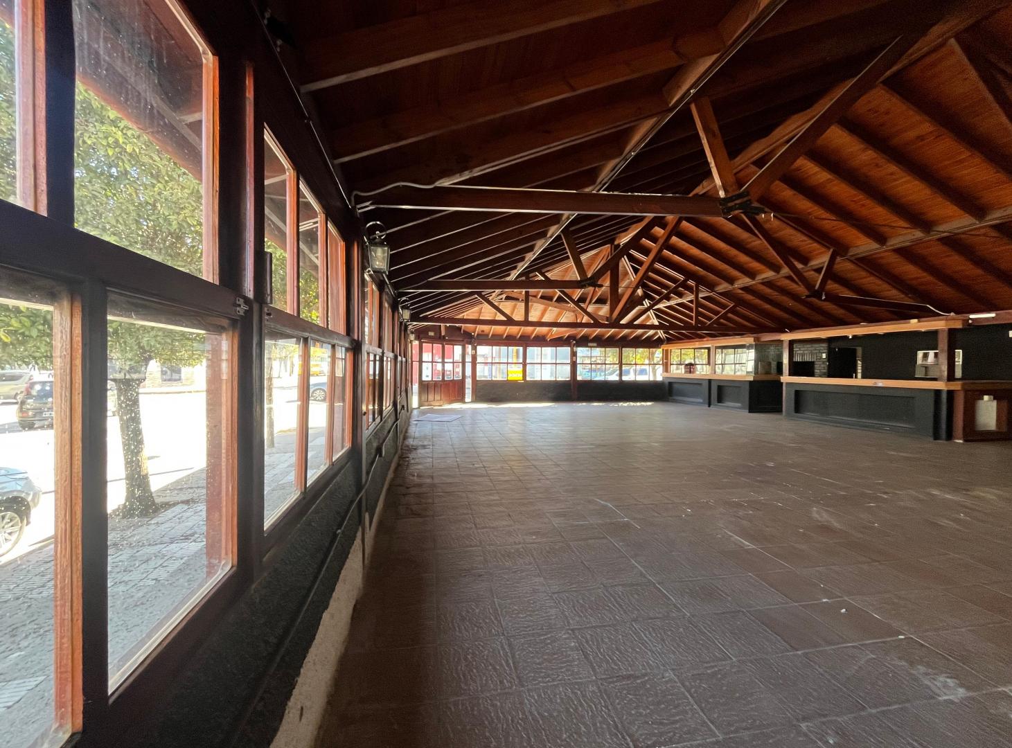 Foto de Local comercial en venta Cosquín, esquina, pleno centro, a una cuadra, imagen 1