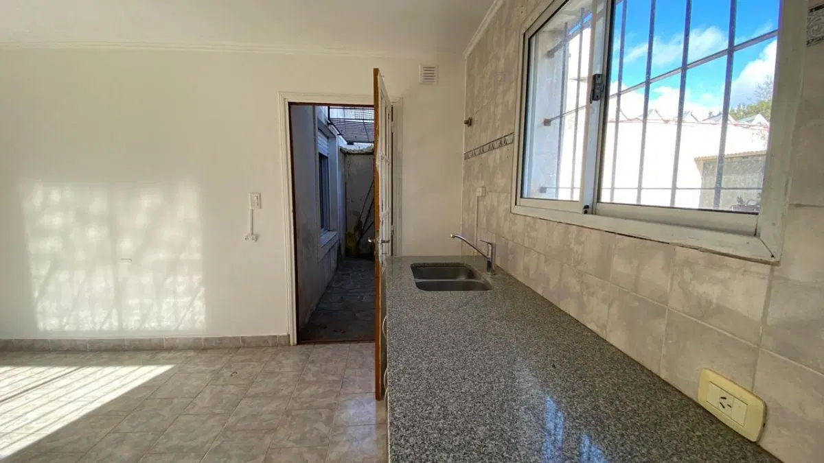 Venta departamento 2 ambientes. Luminoso, Patio 2