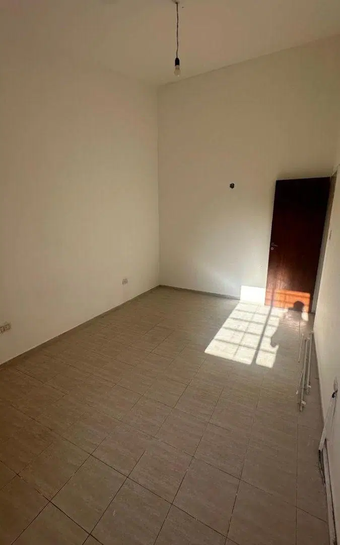 SE VENDE DUPLEX - 3 DORM. -2 BAÑOS - COCHERA - PATIO. 5