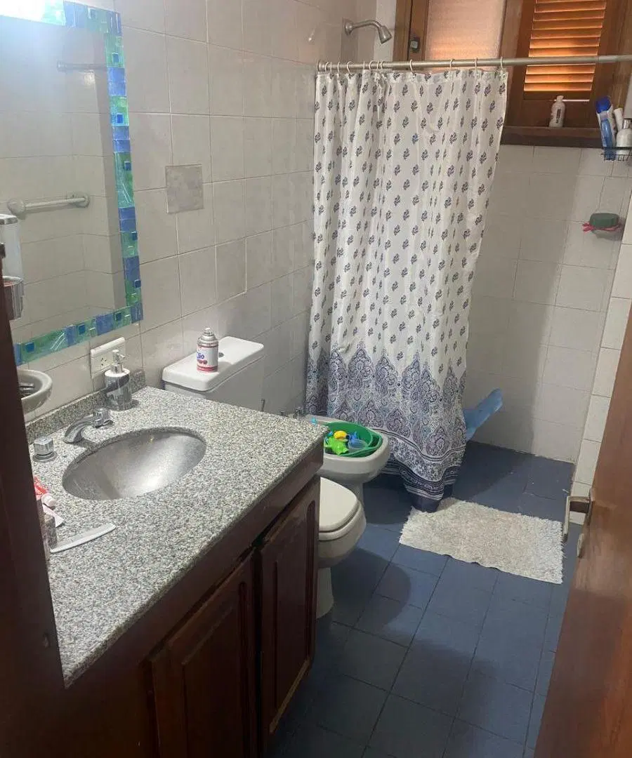 Oportunidad Depto 2 dormitorios, con balcon, a la calle, pisos de parquet impecable, cocina separada 2