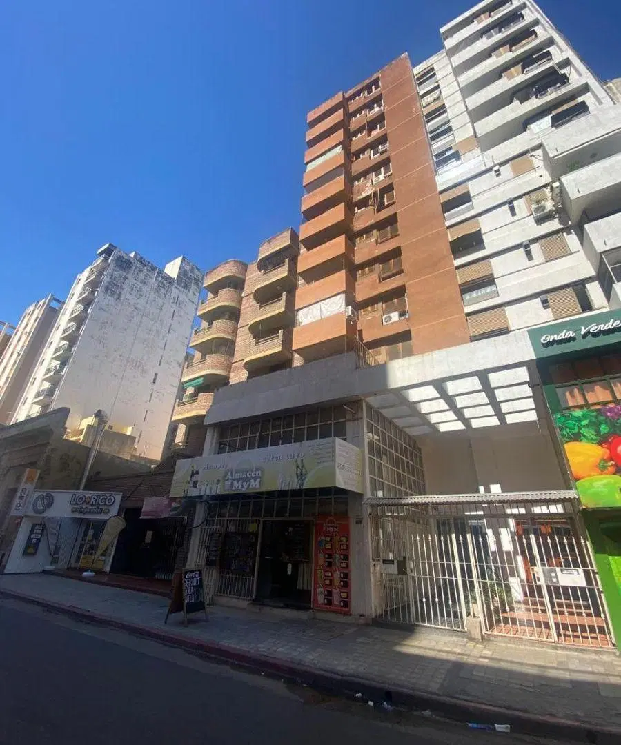 Oportunidad Depto 2 dormitorios, con balcon, a la calle, pisos de parquet impecable, cocina separada 3