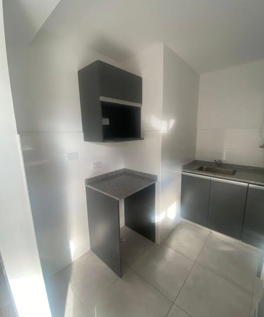 Departamento a estrenar, 1 dorm amplio, 1 bño, liv/com, gran balcon en L, edificio de categoria. 4
