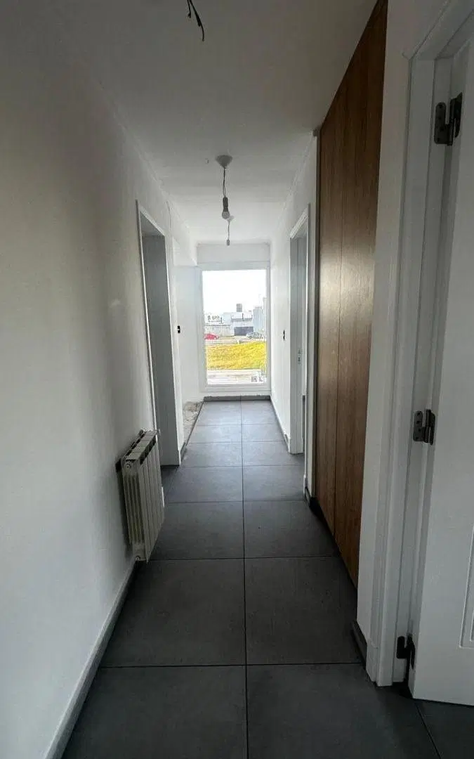 SE VENDE CASA - 3 DORMITORIOS -3 BAÑOS - COCHERAS - PRADOS DE MANANTIALES 5