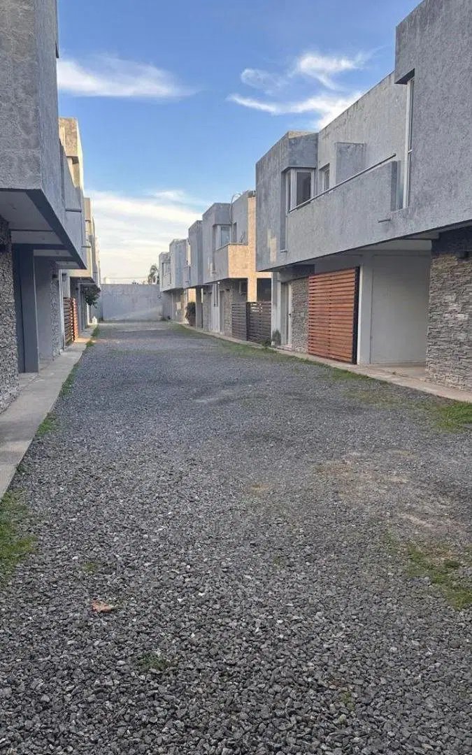 VENTA DUPLEX 2 Y 1 DORMITORIO -COCHERA- LA CALERA 5