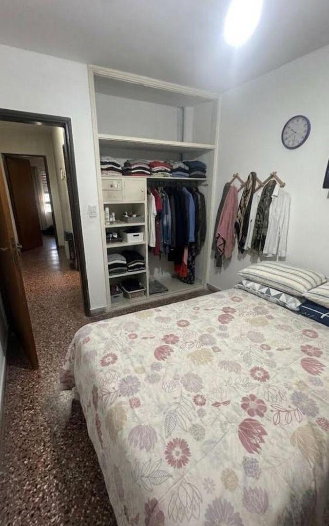 Foto de SE VENDE CASA - 4 DORMITORIOS -2 BAÑOS - TERRAZA C/ASADOR - BALCON, imagen 2