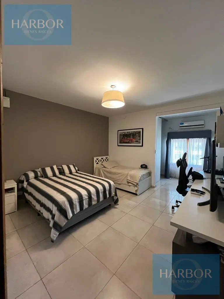 Casa en Venta de 4 Dormitorios con Piscina | Villa Belgrano | Una Planta 5