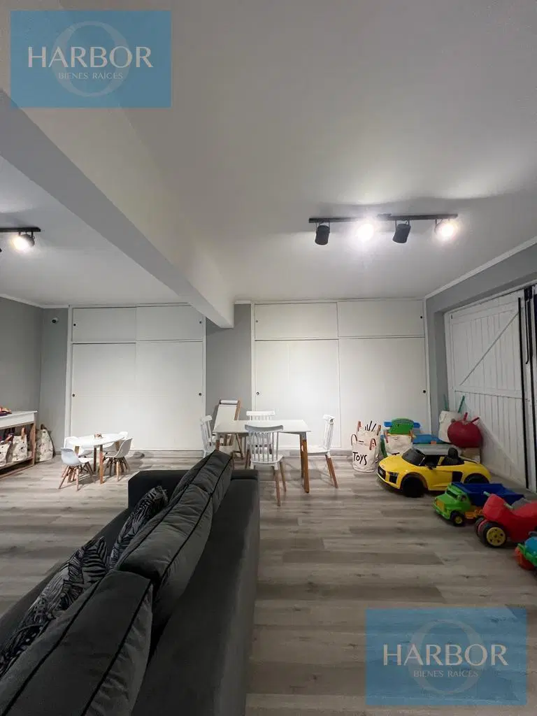 Casa en Venta de 4 Dormitorios con Piscina | Villa Belgrano | Una Planta 8