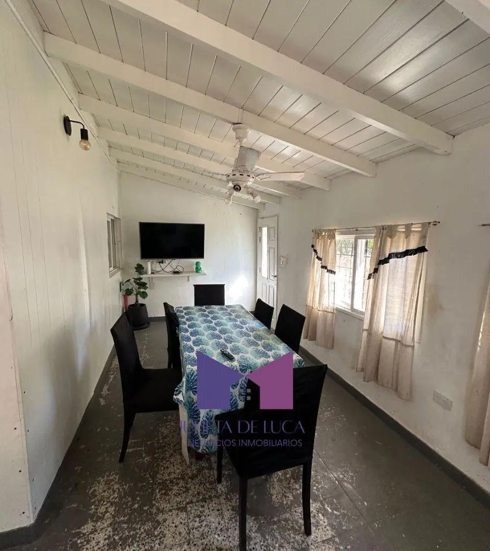 CASA AMERICANA EN LOTE PPIO. 10X35 MTS GRAN PARQUE! U$S 75.000.-!! 5
