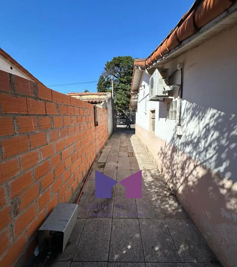 CASA AMERICANA EN LOTE PPIO. 10X35 MTS GRAN PARQUE! U$S 75.000.-!! 4