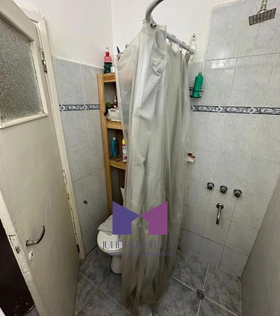 CASA AMERICANA EN LOTE PPIO. 10X35 MTS GRAN PARQUE! U$S 75.000.-!! 8