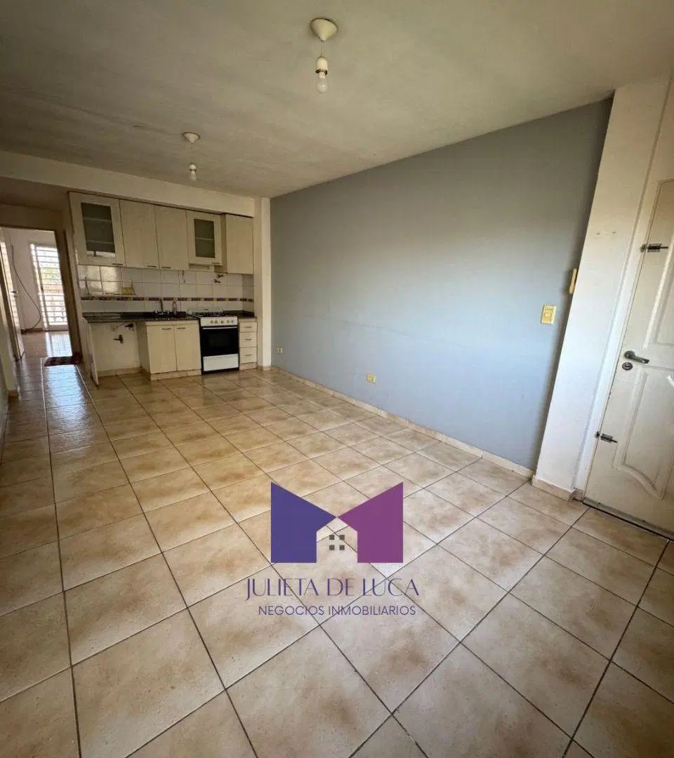 DEPTO. 2 AMB. AL FTE. 2º PISO ESCALERA - U$S 45.000.- 5