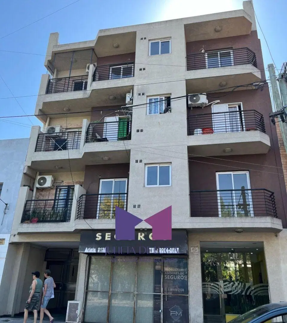 DEPTO. EN DUPLEX 3 AMB. C/BALCON - U$S 56.000.- 3