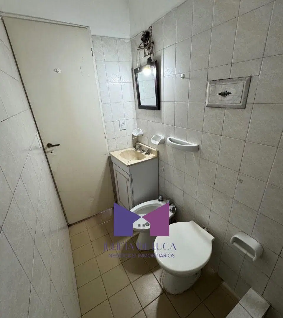 DUPLEX 2 AMB. CON PATIO Y COCHERA - U$S 44.000.- 2