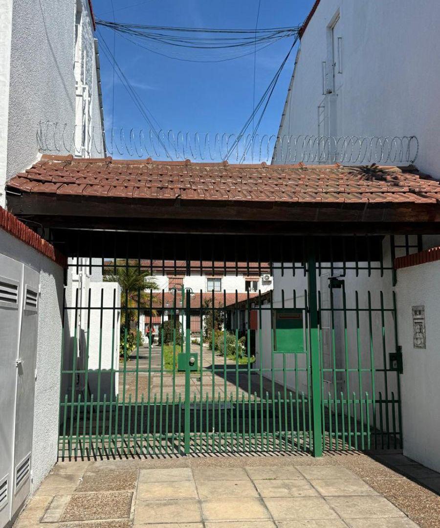 Foto de DUPLEX 2 AMB C/PATIO EN HERMOSO COMPLEJO, imagen 1
