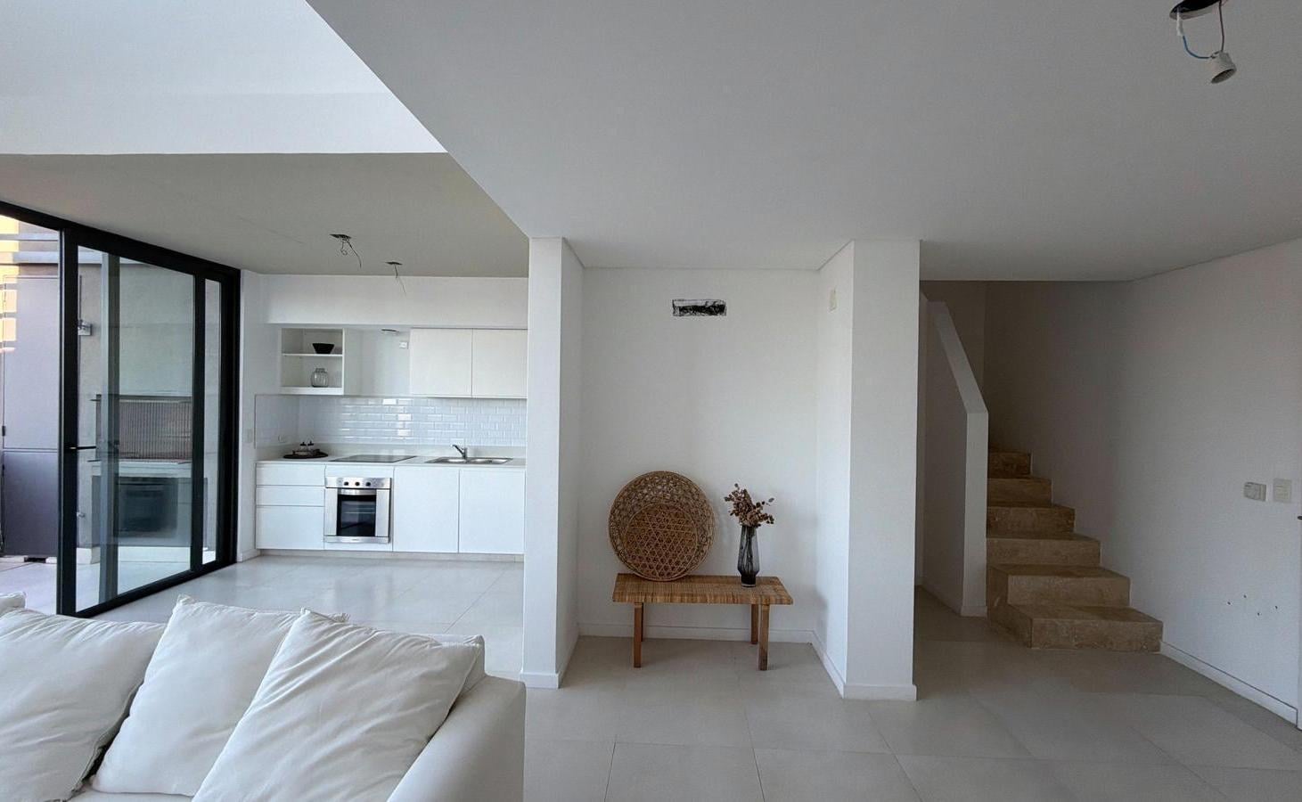 Foto de Departamento Dúplex 2 Ambs Con Doble Altura, Balcón C/Parrilla y, imagen 3