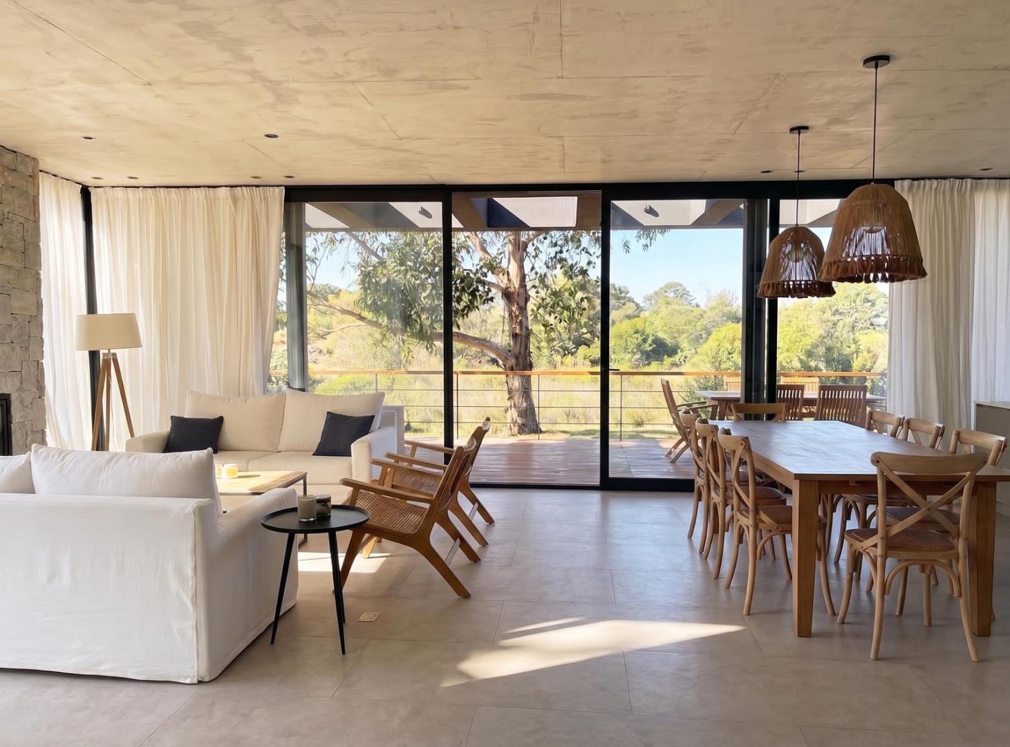 Foto de Venta Casa a Estrenar sobre Laguna Blanca 4 Suites + Amenities VIP, imagen 1