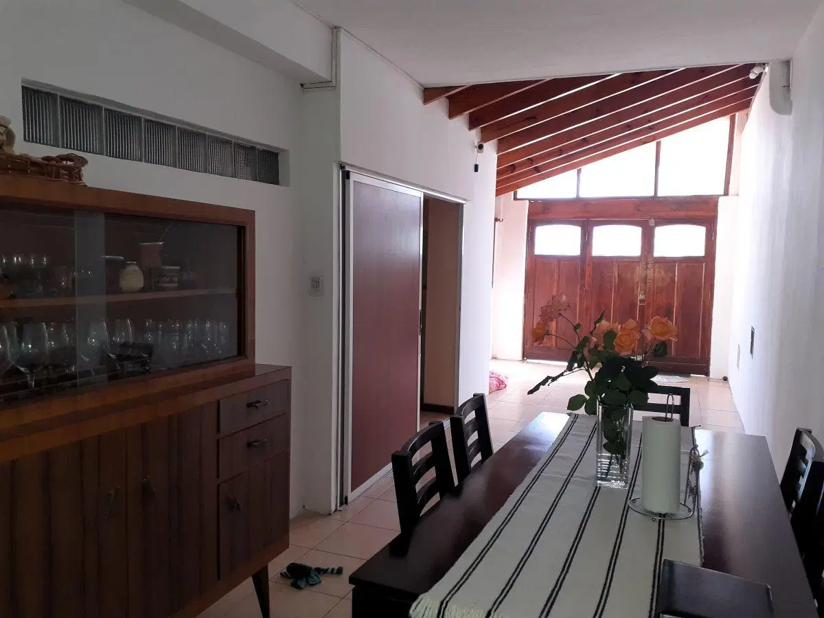 Impecable casa de 3 ambientes, excelente ubicación con parque y quincho 8