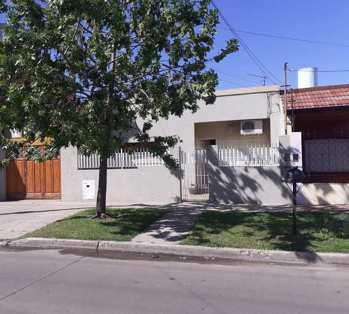 Impecable casa de 3 ambientes, excelente ubicación con parque y quincho 5