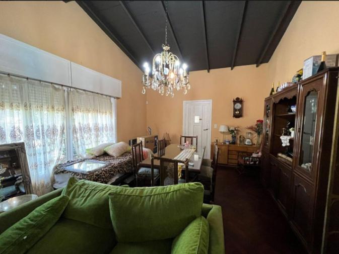 Foto de Casa de 4 ambientes sobre dos lotes con amplio parque, piscina y salida, imagen 1