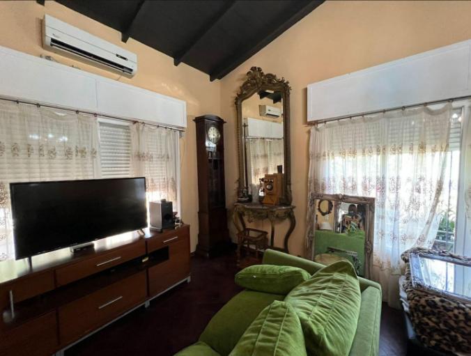 Foto de Casa de 4 ambientes sobre dos lotes con amplio parque, piscina y salida, imagen 5