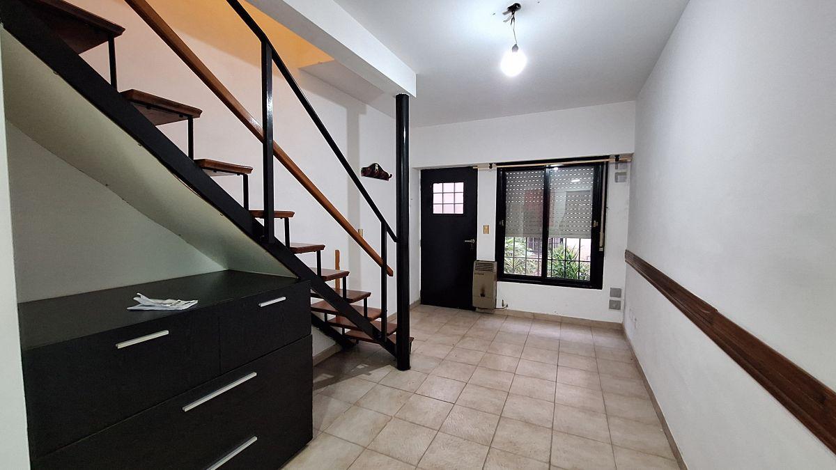 Foto de Dúplex de 2 ambientes y medio en alquiler — Villa Luzuriaga, San Justo, imagen 4
