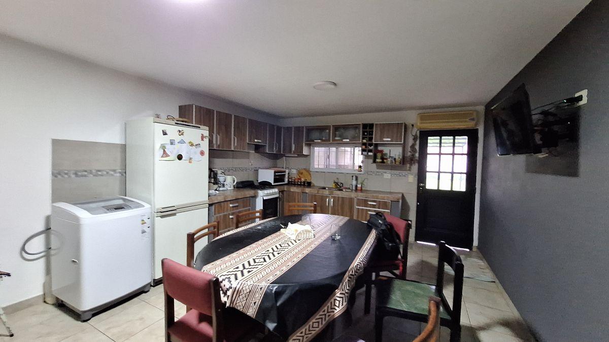 Foto de Oportunidad Única: Lote con 2 Viviendas en Villa Ariza, Ituzaingó, imagen 3