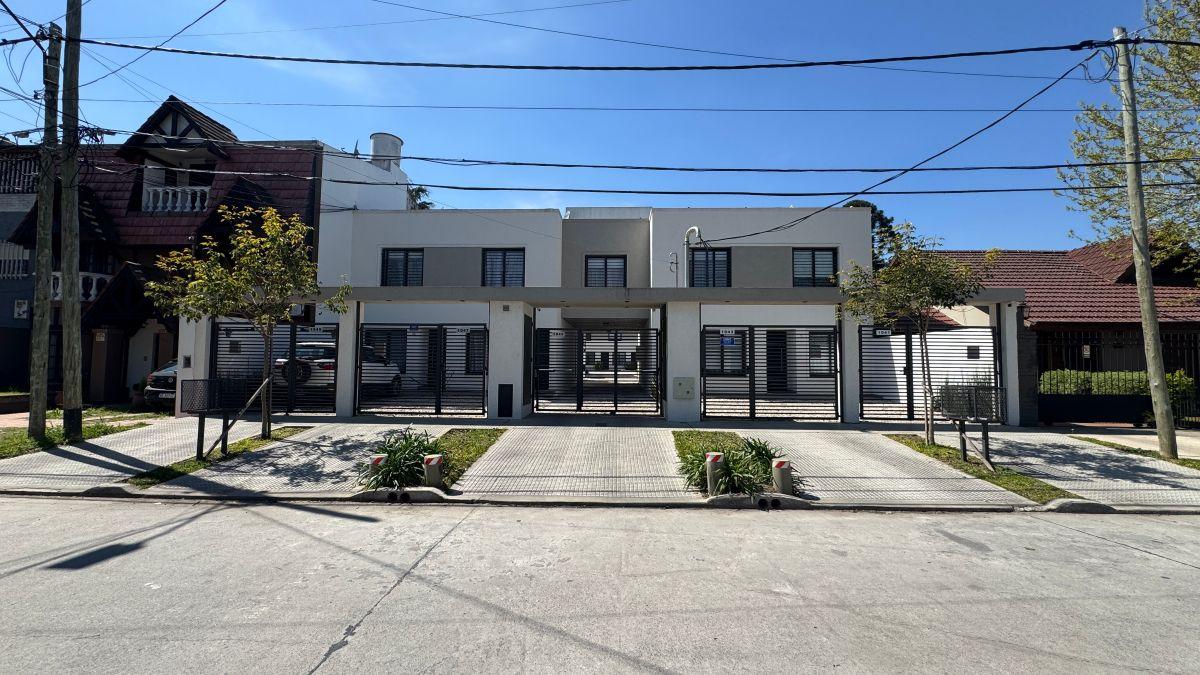 Foto de Dúplex en Condominio Cerrado – Ituzaingó Norte, imagen 1