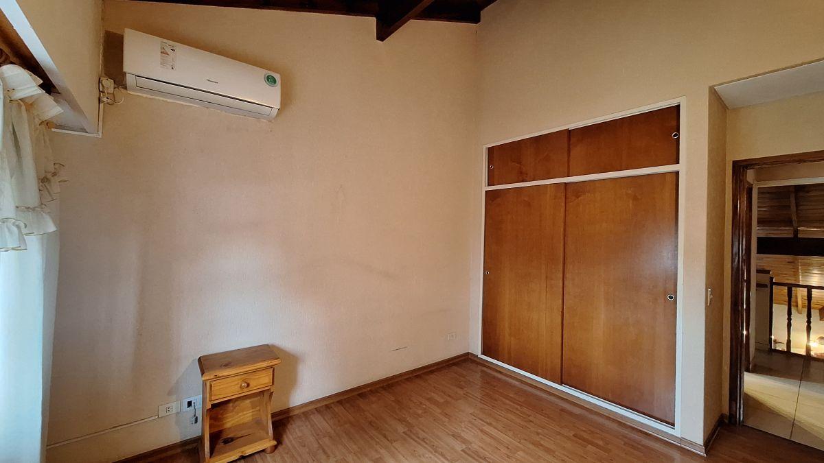 Foto de Impecable Chalet en Ituzaingó: Ubicación premium, piscina y confort, imagen 4
