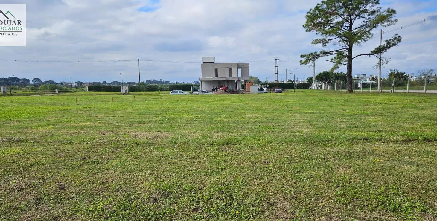 Terreno en Barrio Privado 2