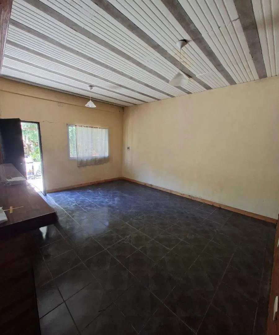 CASA FAMILIAR EN ALQUILER. CUARTO AMBIENTES/ BOSQUES,FCIO.VARELA 3