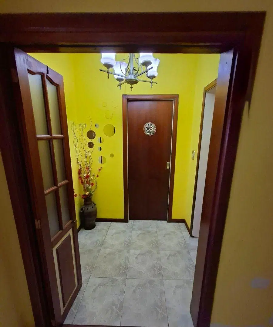 APTO CRÉDITO: CASA EN VENTA con DOS DORMITORIOS, PATIO y COCHERA. EXCELENTE UBICACIÓN,BERAZATEGUI 3