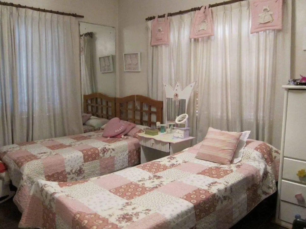 REAL INMOBILIARIA VENDE MAGNIFICA PROPIEDAD, en el CENTRO DE GODOY CRUZ a escasos metros de la Plaza 5