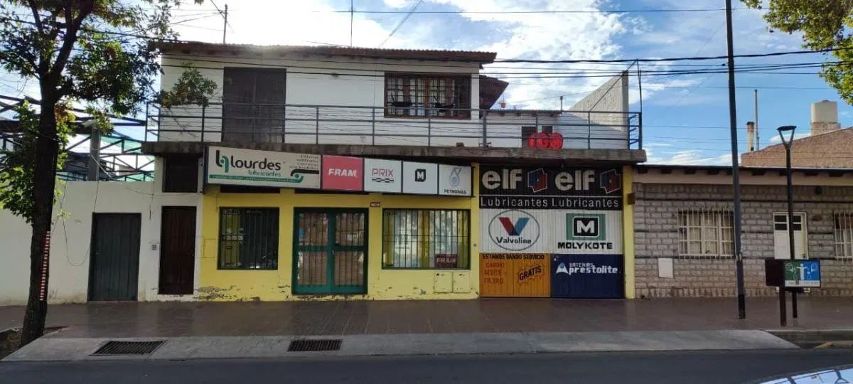 REAL INMOBILIARIA VENDE LOCAL COMERCIAL con FONDO de COMERCIO LUBRICENTRO en el Centro de Godoy Cruz 4