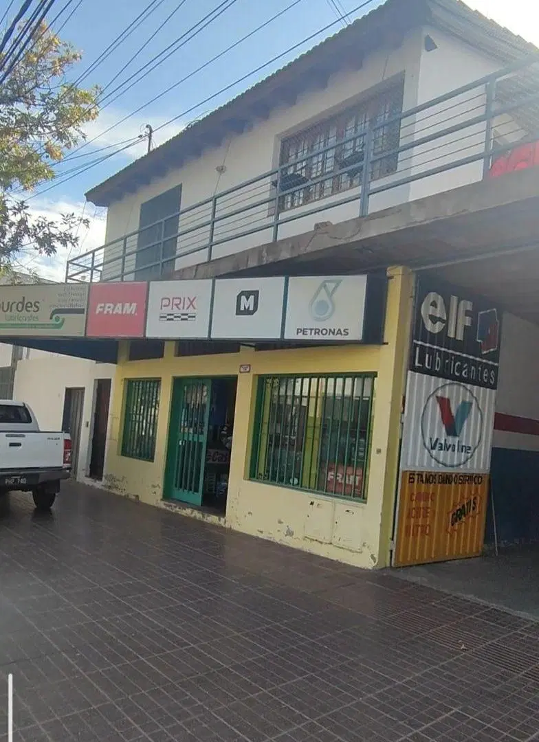 REAL INMOBILIARIA VENDE LOCAL COMERCIAL con FONDO de COMERCIO LUBRICENTRO en el Centro de Godoy Cruz 3