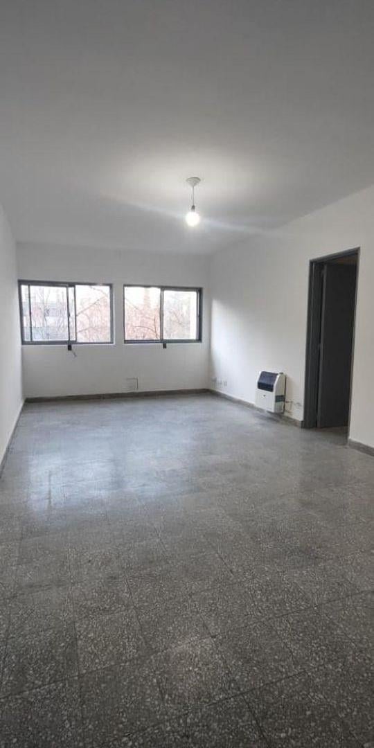 Foto de REAL INMOBILIARIA VENDE DEPARTAMENTO en BARRIO UNIMEV, FRENTE AL, imagen 2
