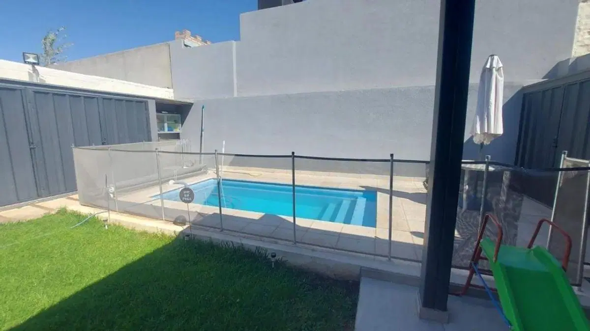 VENTA, CASA, 3 HAB. PISCINA, BARRIO PRIVADO URQUIZA, GUAYMALLEN 8