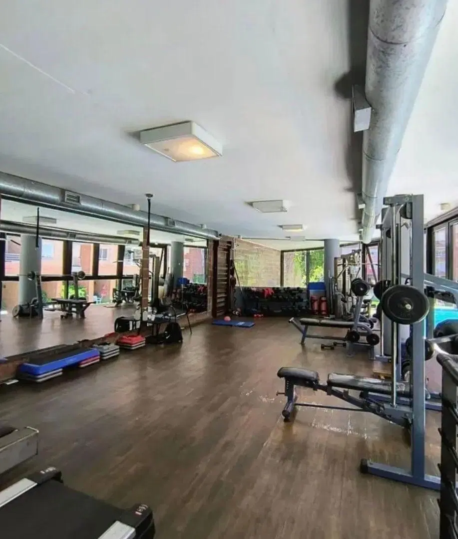 Departamento de 65 m2 con 2 dormitorios 2 baños Cochera en alquiler en Jardines de Libertador Núñez 2