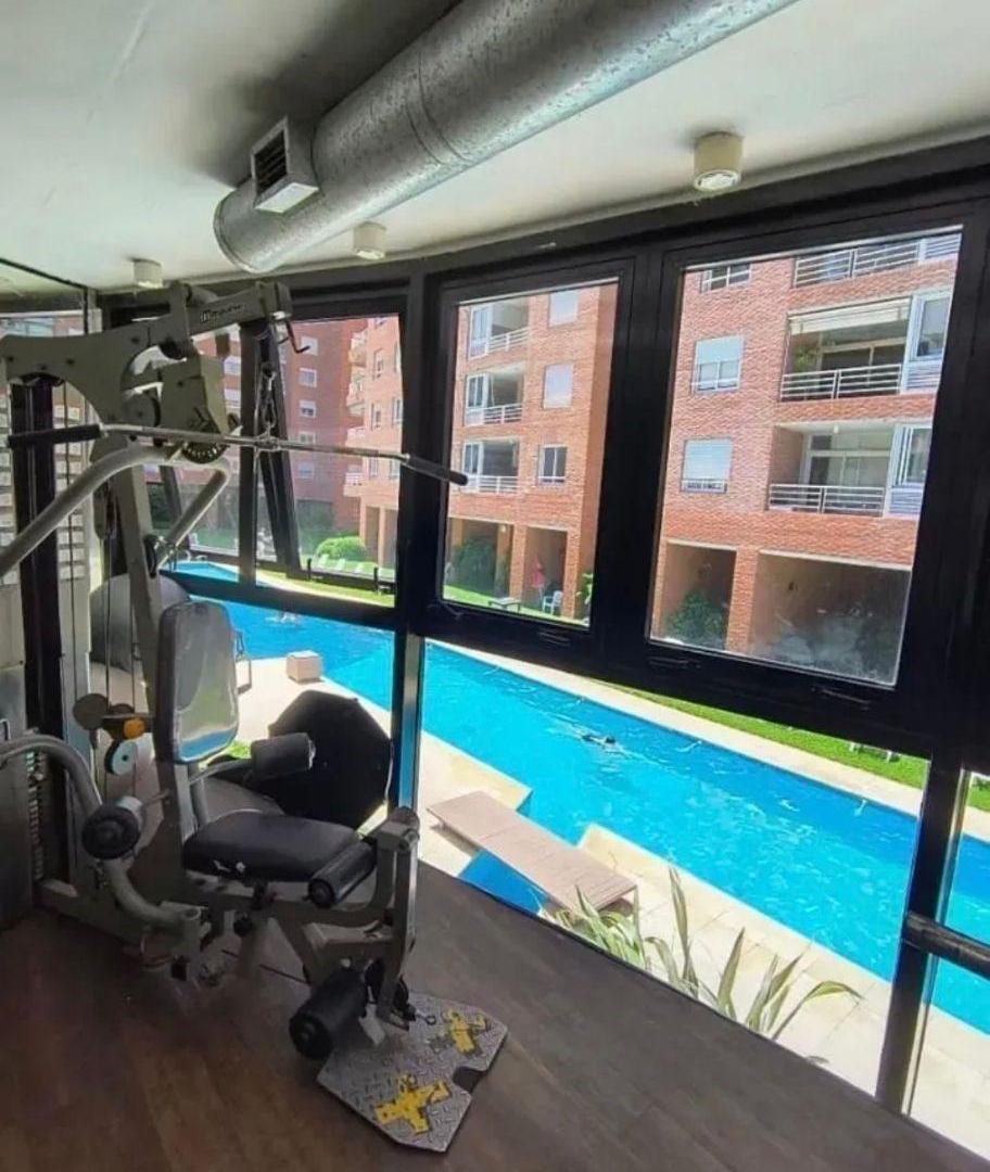 Foto de Departamento de 65 m2 con 2 dormitorios 2 baños Cochera en alquiler en, imagen 2
